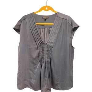 Banana Republic lightweight pleated top, Large